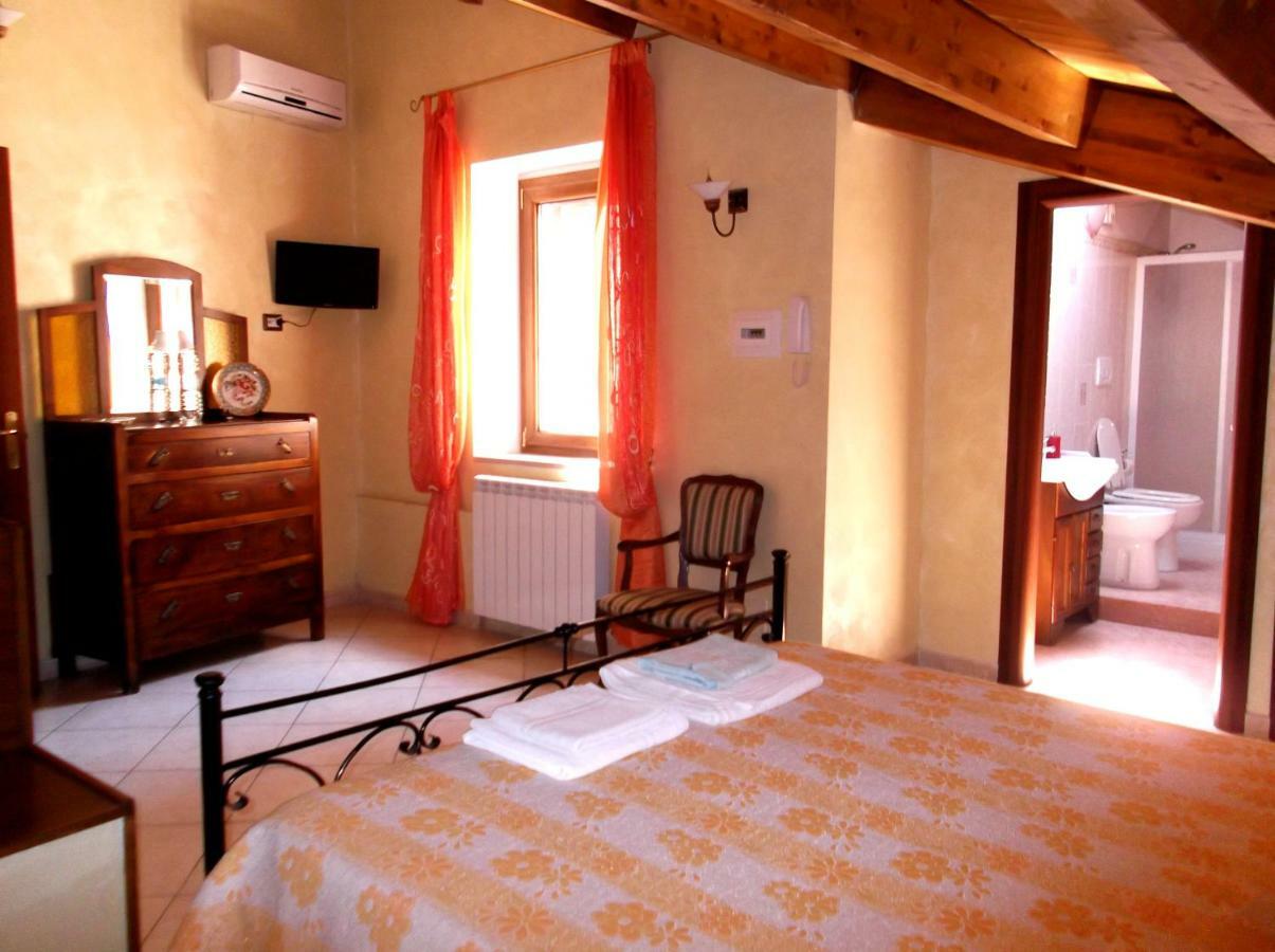 Dolcedorme Bed And Breakfast 테라노바 디 폴리노 외부 사진